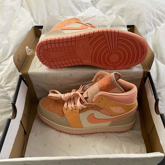 Jordan’s - Picture 2 of 5